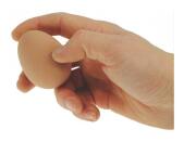 Een realistisch stuiterend rubberen ei