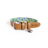 Kleine hondenhalsband in groen en veelkleurige bloemen gardenia sage print van Omlet.