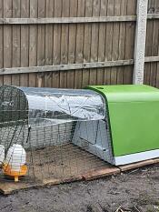 Mijn meisjes zijn dol op hun nieuwe overkapping, waardoor ze langer in hun eigen ruimte kunnen blijven als het weer een beetje slecht is, dank u Omlet