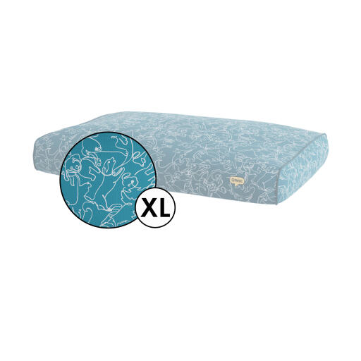 Extra large kussenhoes voor hondenbed in teal doodle hondenprint van Omlet.
