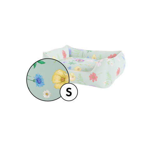 Small nest dog bed cover in gardenia sage print van Omlet.